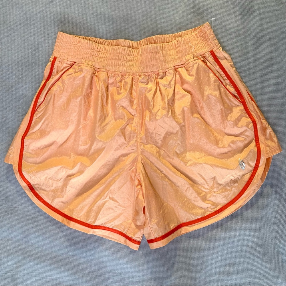 Free people Oversized 70s style vintage look gym shorts women’s size Small NWOT